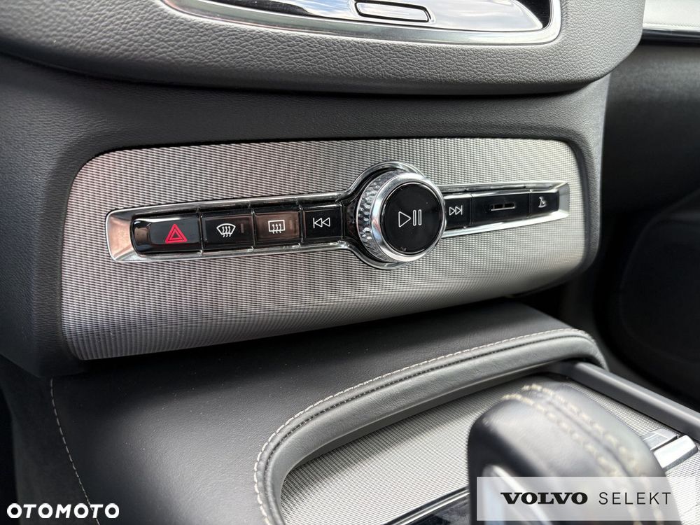 Volvo XC 90 - 25