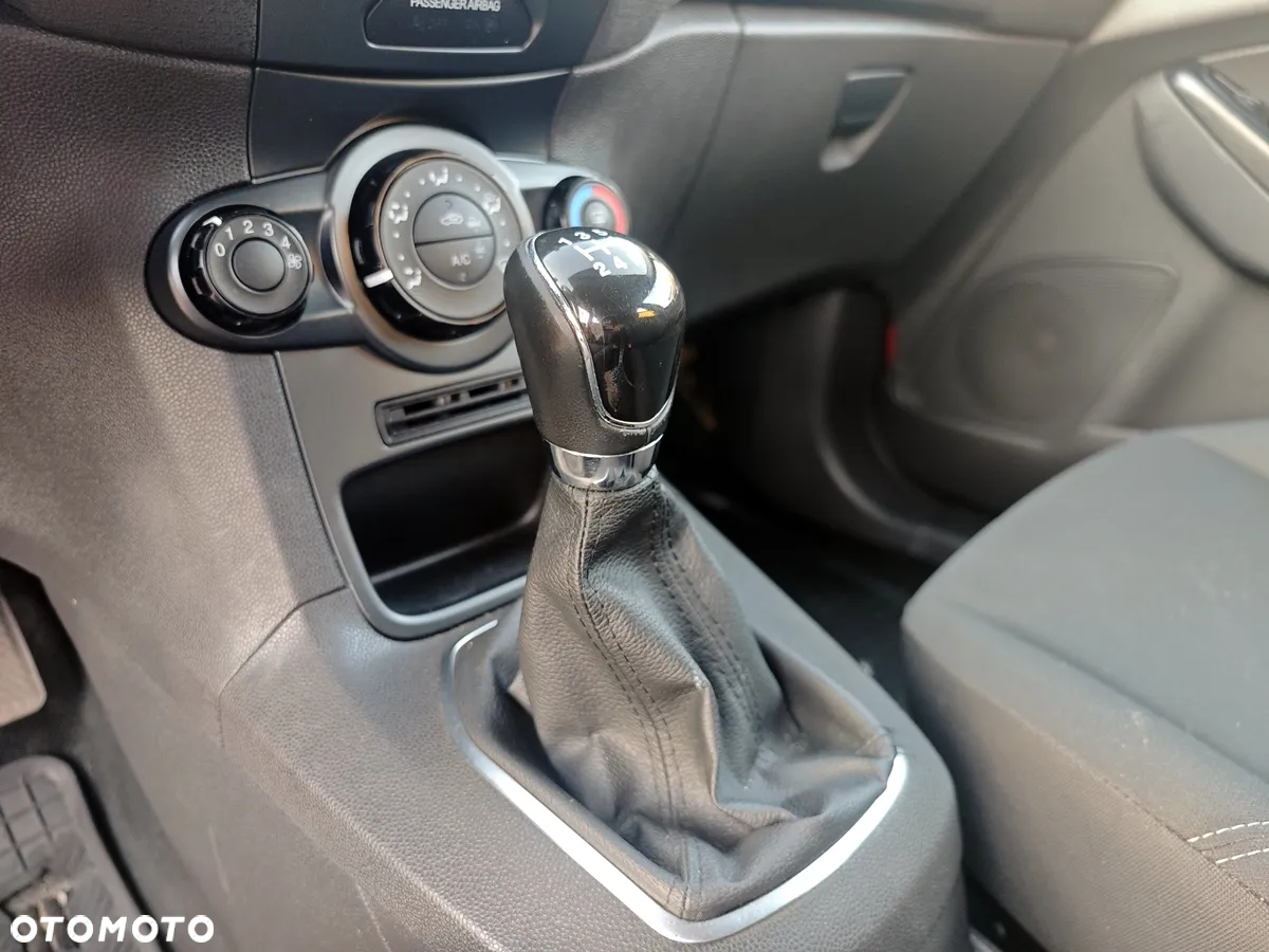 Ford Fiesta - 23