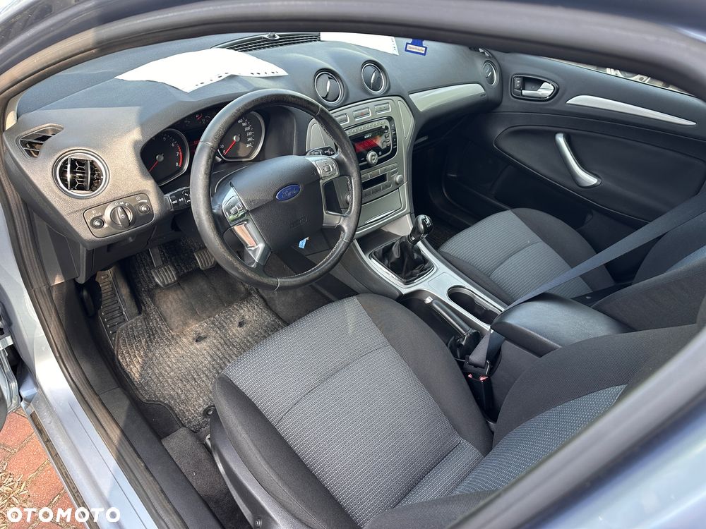 Ford Mondeo 1.6 Ambiente - 10