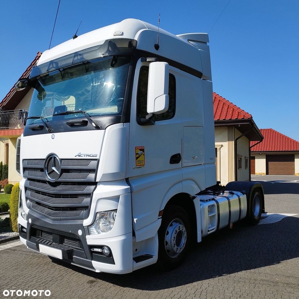 Mercedes-Benz Actros - 1