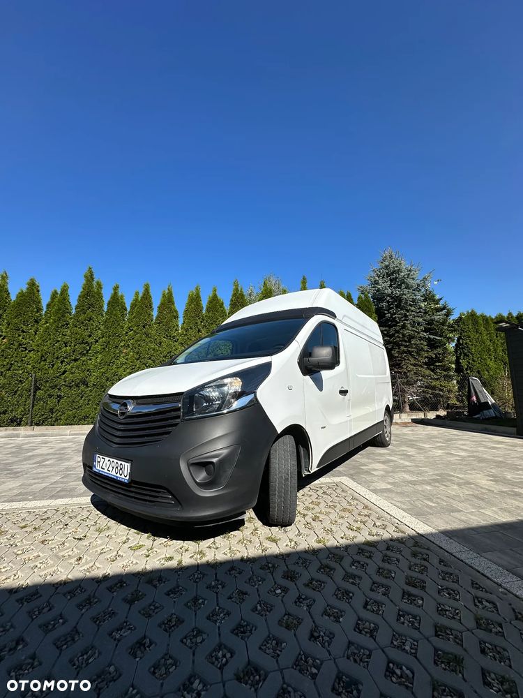 Opel Vivaro - 1