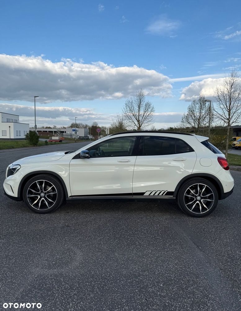 Mercedes-Benz GLA 250 4-Matic - 4