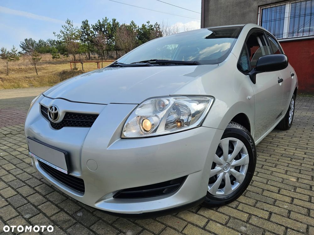 Toyota Auris 1.33 VVT-i Luna - 1