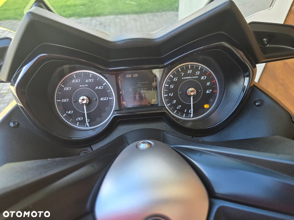 Yamaha X-max - 9