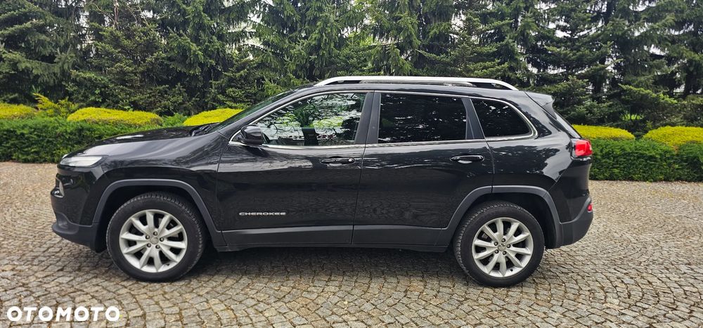 Jeep Cherokee - 3