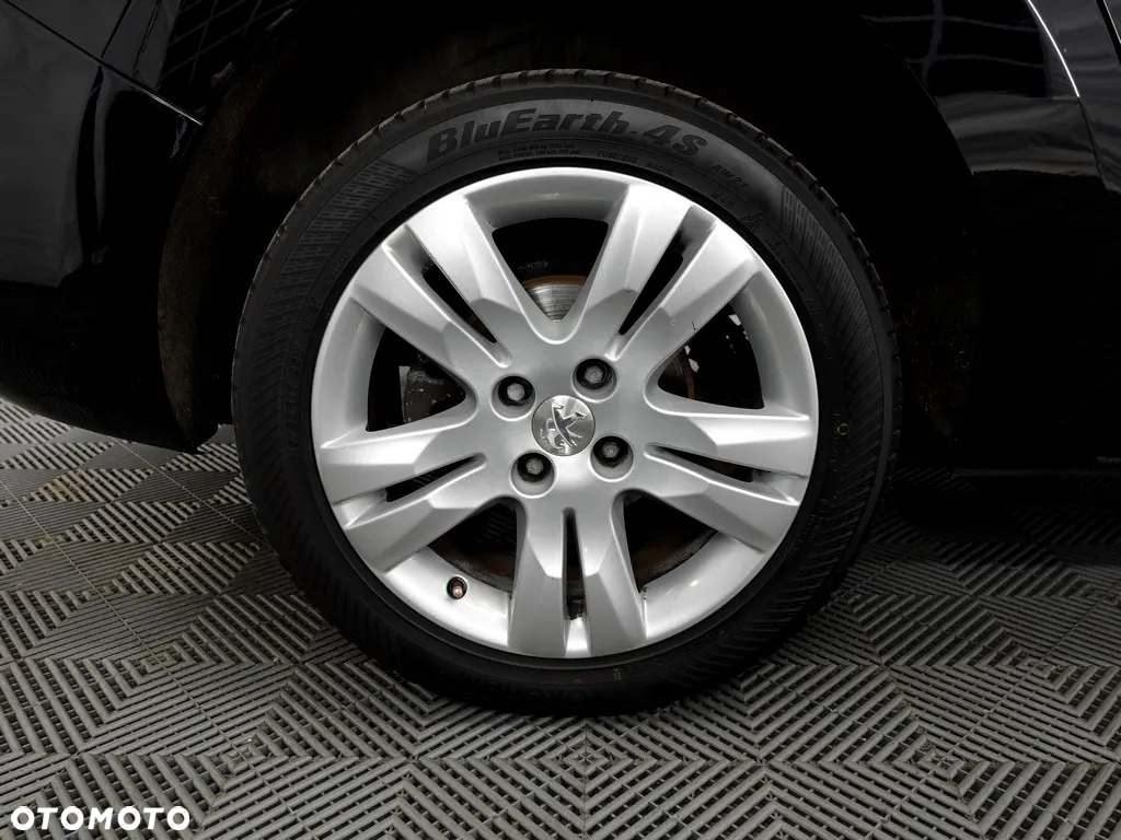 Peugeot 5008 2.0 HDi Allure 7os - 31