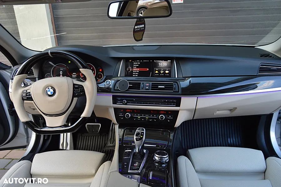 BMW Seria 5 520d xDrive Aut. Luxury Line - 2