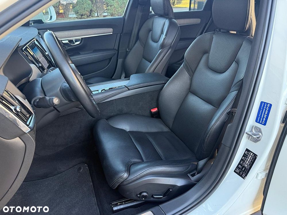 Volvo V90 Cross Country - 11