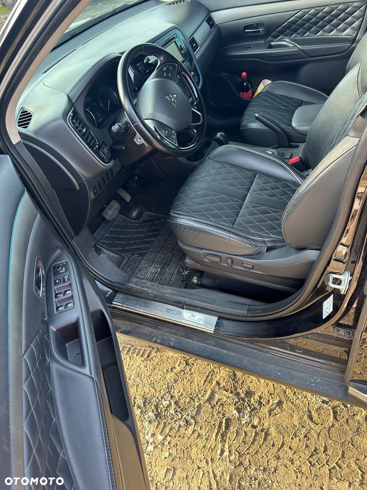 Mitsubishi Outlander - 7
