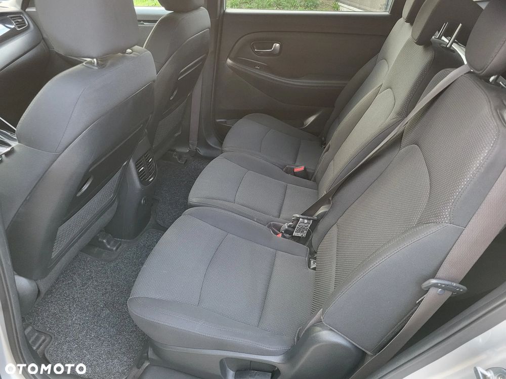 Kia Carens 1.7 CRDi 141 Dream Team Edition - 11