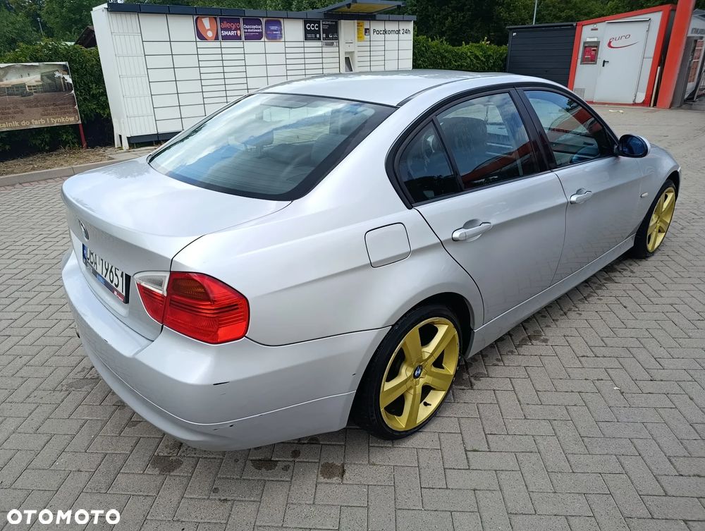 BMW 3 Series 2005 photo 4