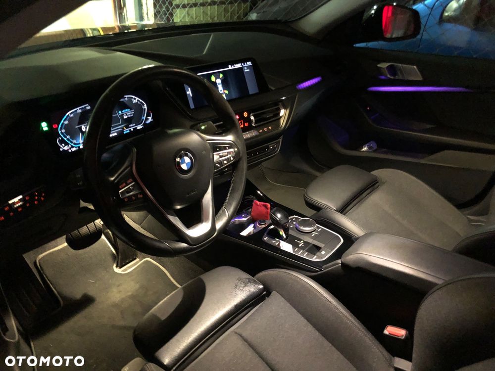 BMW Seria 2 218i Sport Line - 7