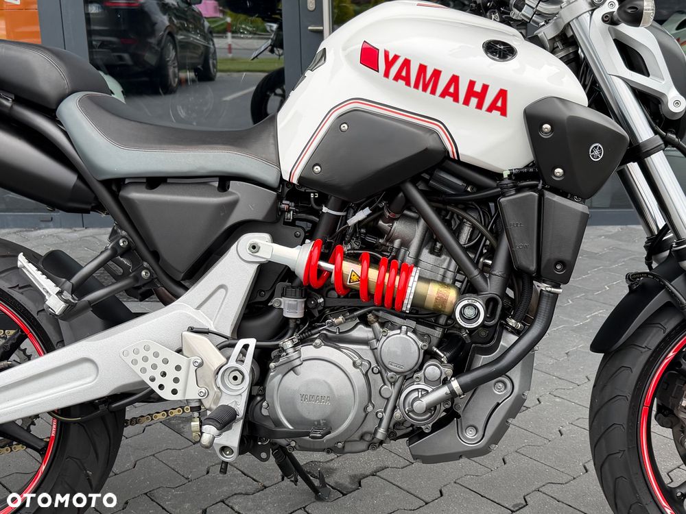 Yamaha MT - 7