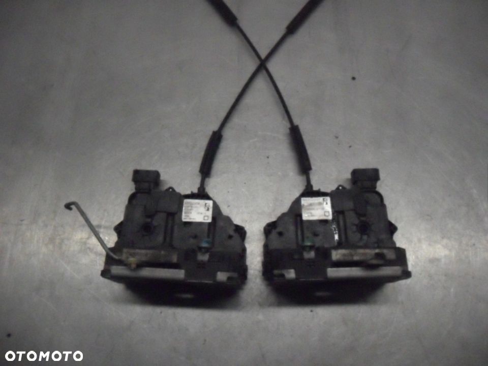 Fiat Grande Punto HB 3D 05-09 1.2 ZAMEK DRZWI PRZÓD PRAWY 55702904 - 1