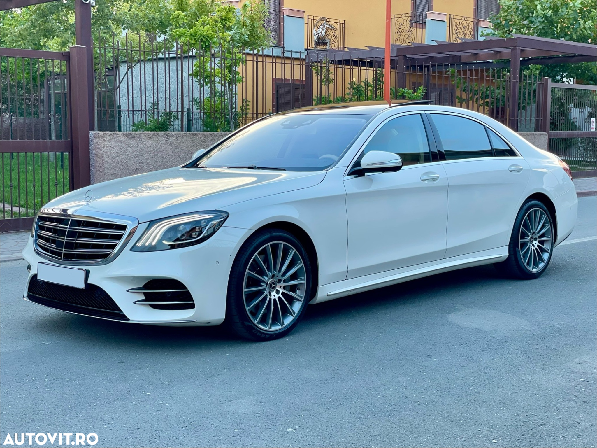 Mercedes-Benz S 560 L 4Matic 9G-TRONIC - 17