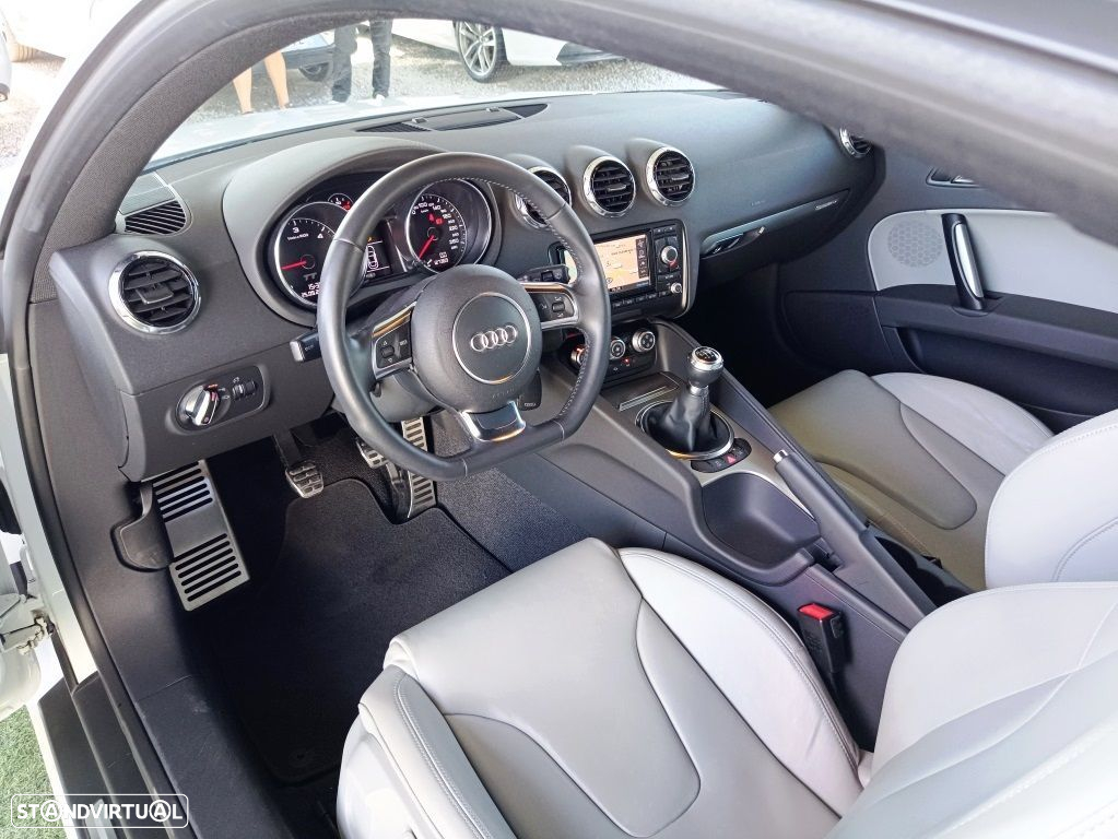 Audi TT Coupé 2.0 TDI quattro Limited Edition - 4