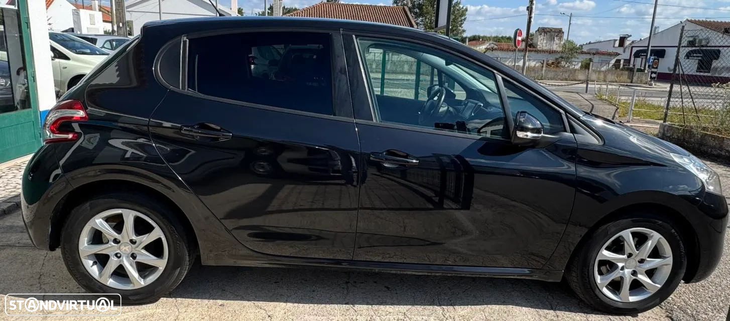 Peugeot 208 1.4 HDi Allure - 6