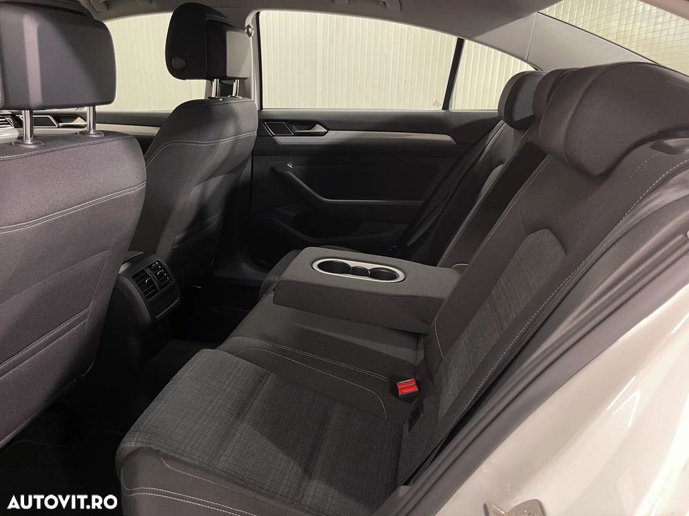 Volkswagen Passat 1.5 TSI ACT DSG Advance - 12