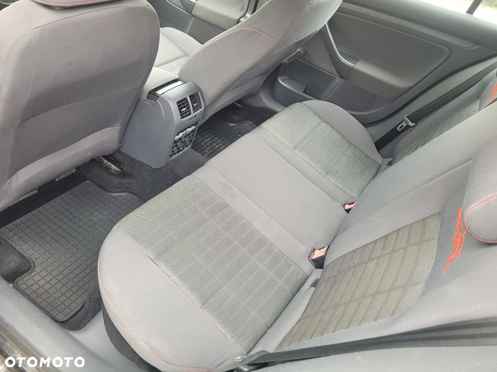 Volkswagen Golf - 11