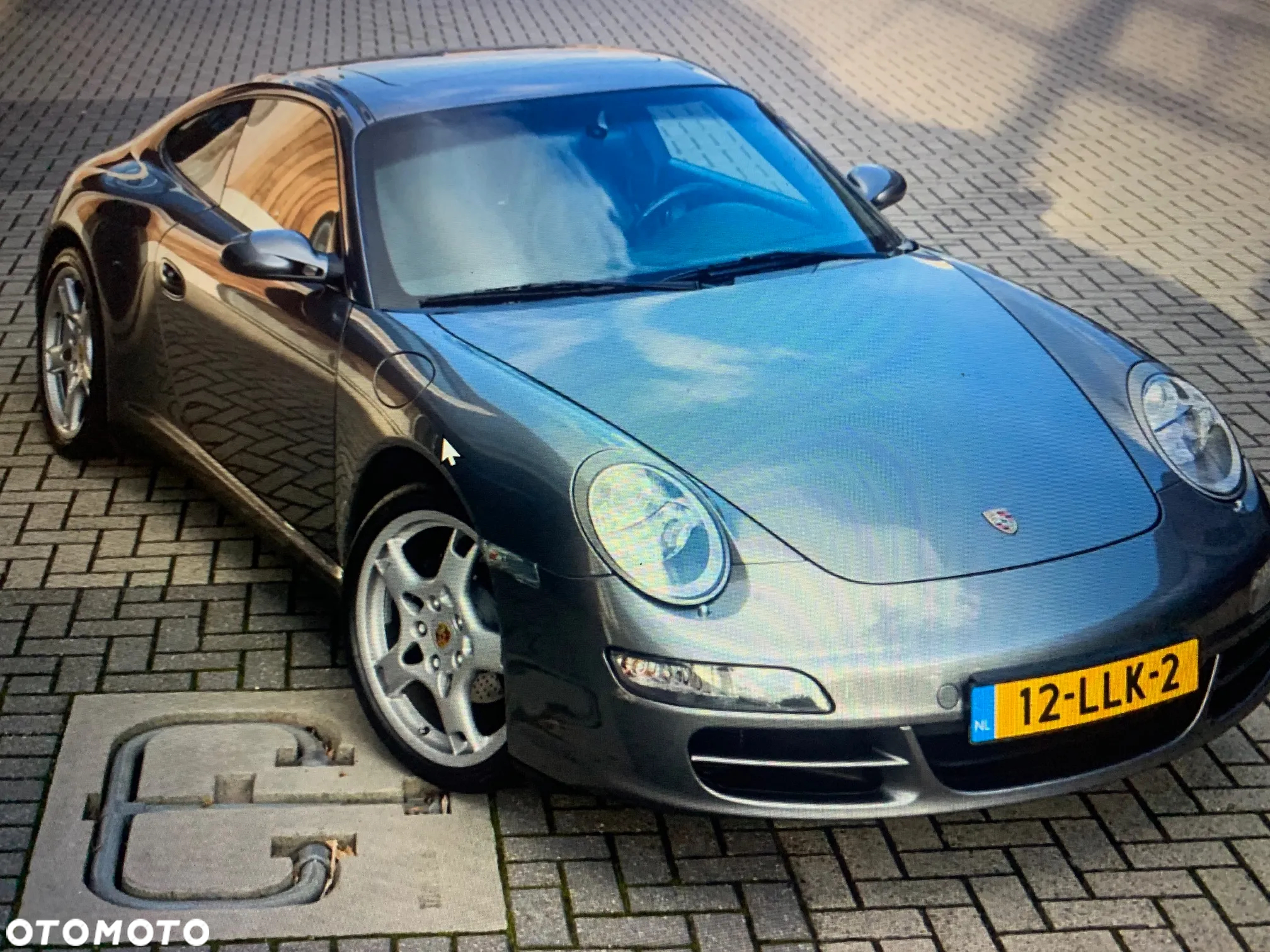 Porsche 911 Carrera 4 - 22