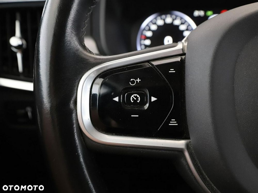 Volvo V90 D3 Momentum - 31