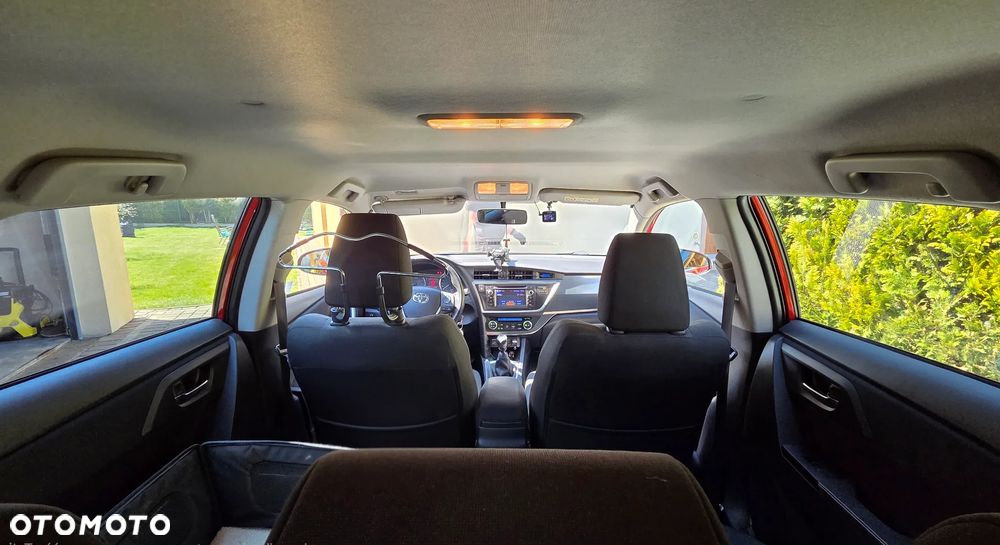 Toyota Auris 1.6 Prestige - 25