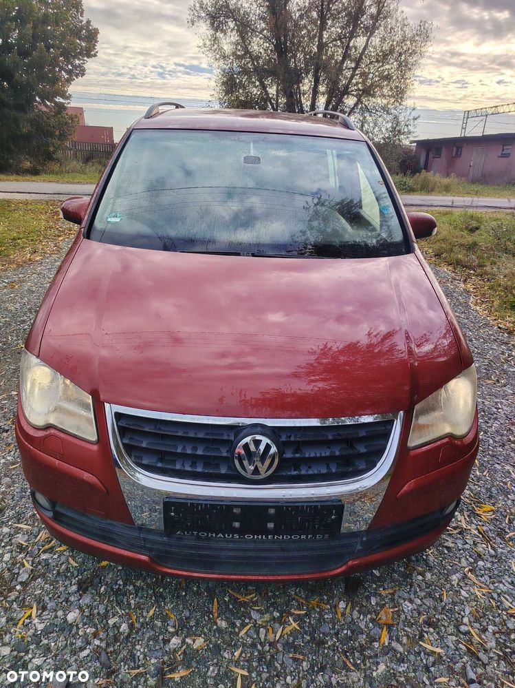 Volkswagen Touran - 1