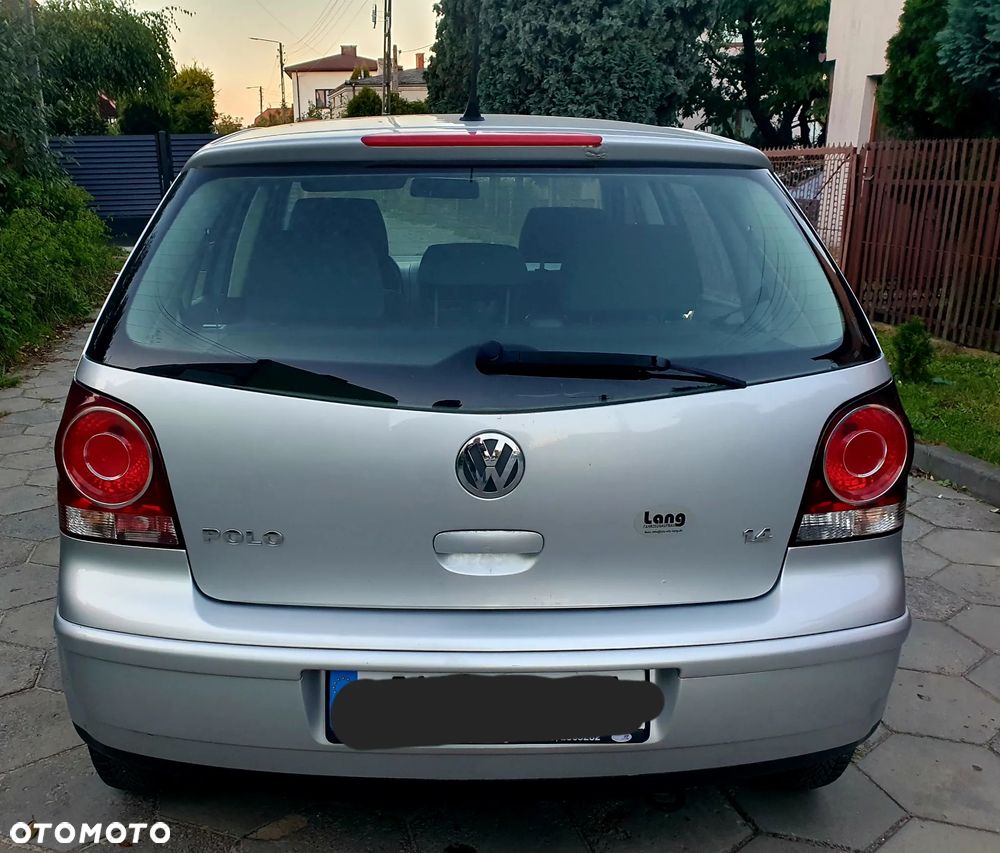 Volkswagen Polo 1.4 16V Comfortline - 21