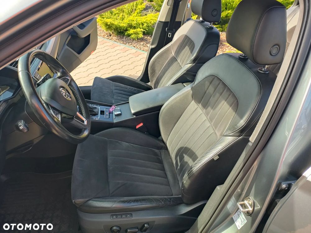 Skoda Superb 2.0 TDI DSG Premium Edition - 25