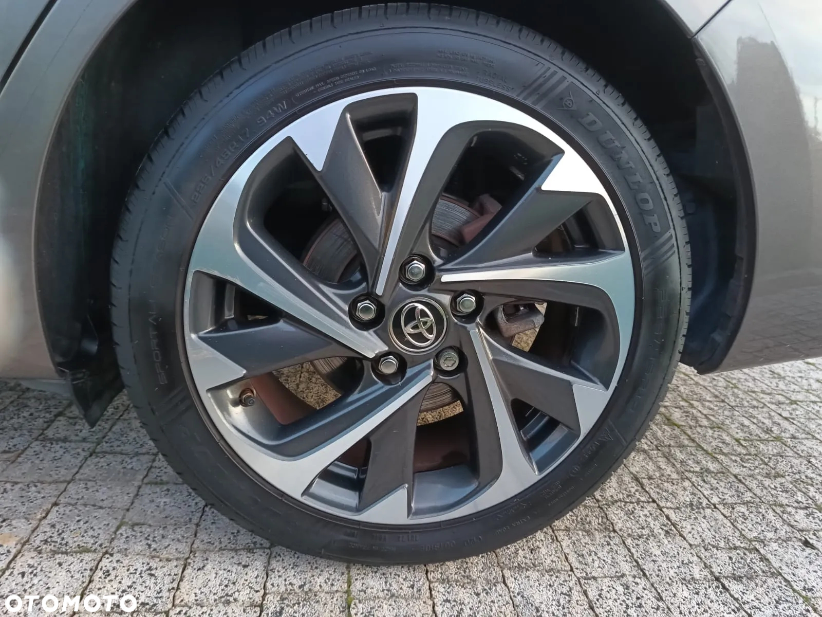Toyota Auris - 11