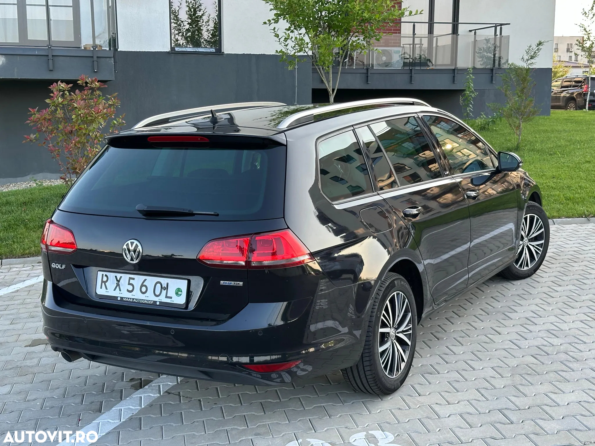 Volkswagen Golf 1.6 TDI BlueMotion Technology DSG Allstar - 4