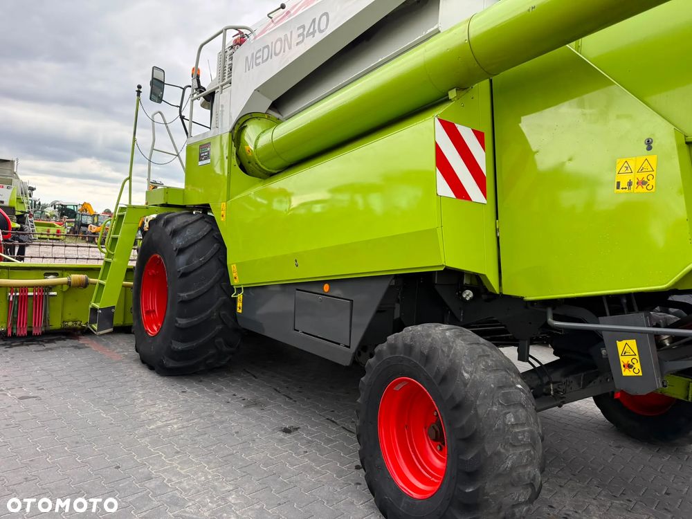 Claas MEDION 340 330  MEGA 350 320 - 27