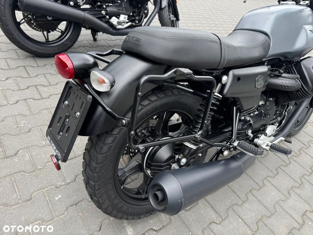 Moto Guzzi V7 - 16