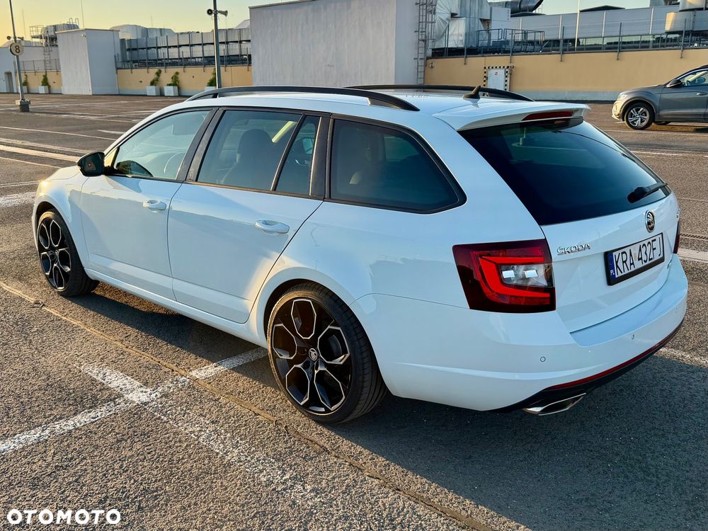 Skoda Octavia 2.0 TSI RS - 16