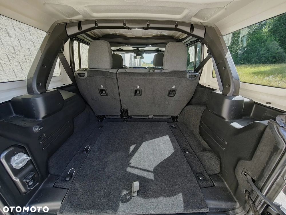 Jeep Wrangler Unlimited GME 2.0 Turbo Sahara - 29