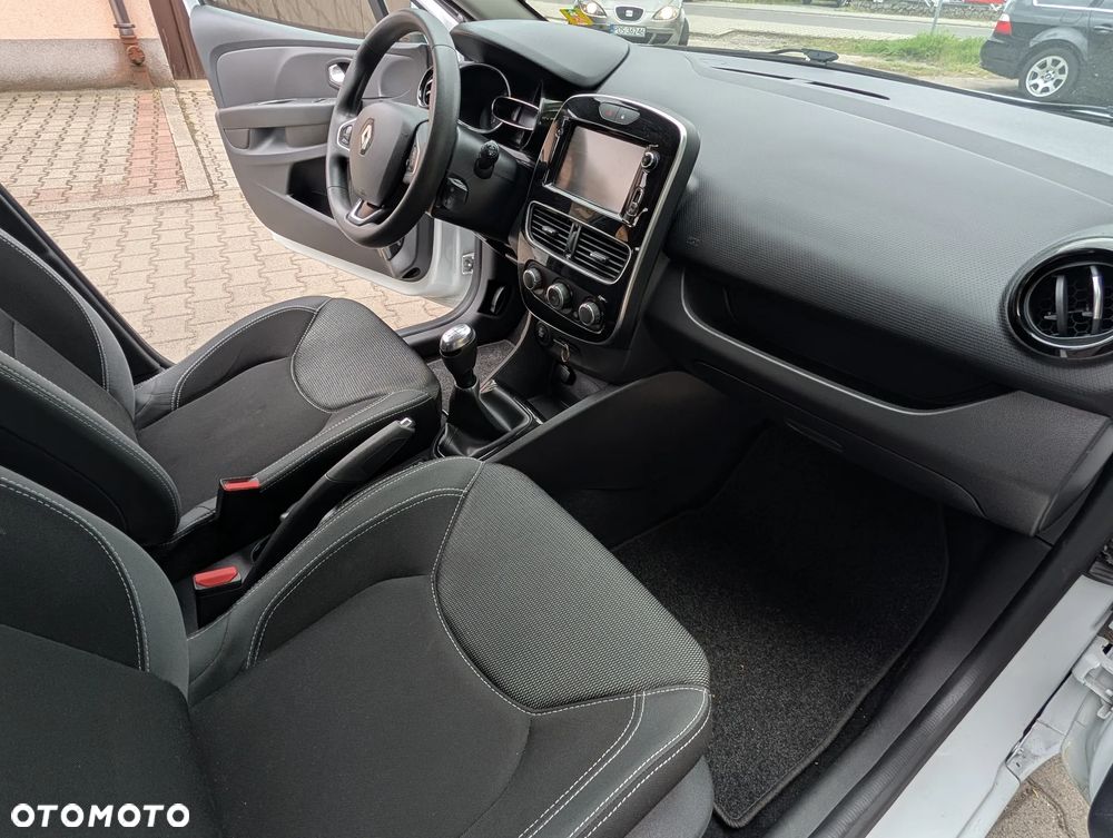 Renault Clio - 25