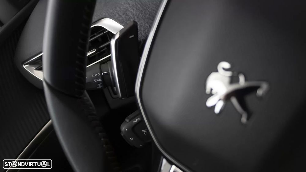 Peugeot 3008 1.2 PureTech Allure EAT8 - 20