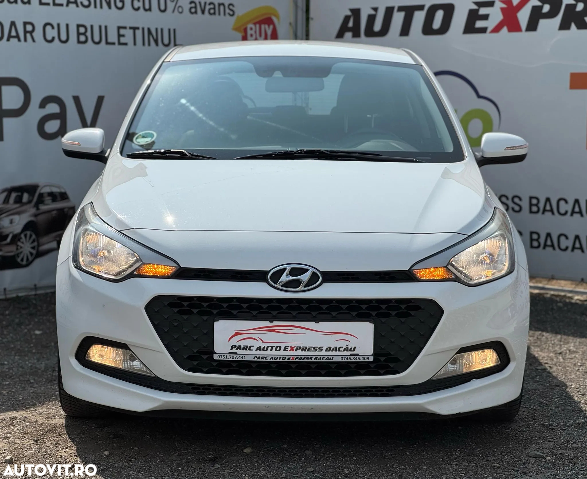 Hyundai i20 1.4 YES! Silver - 13