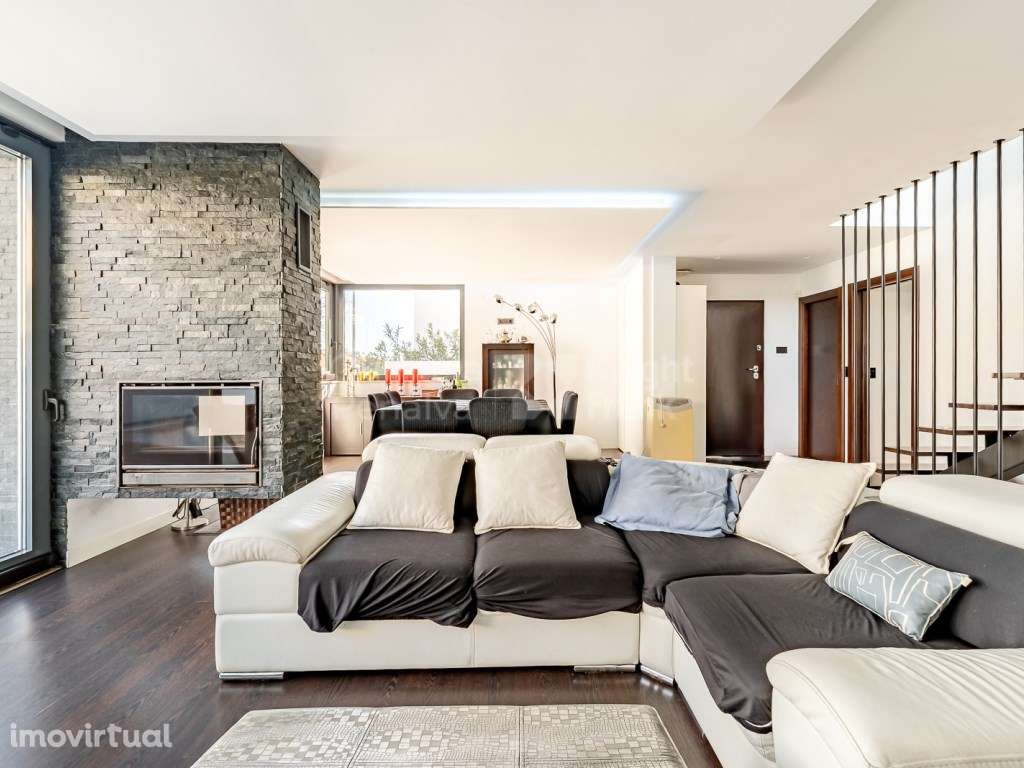 Moradia T4 com piscina de água Salgada em Caxias - Grande imagem: 3/28