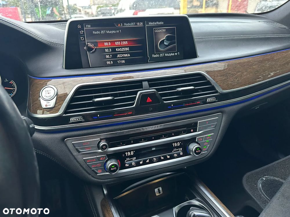 BMW Seria 7 740Li - 17