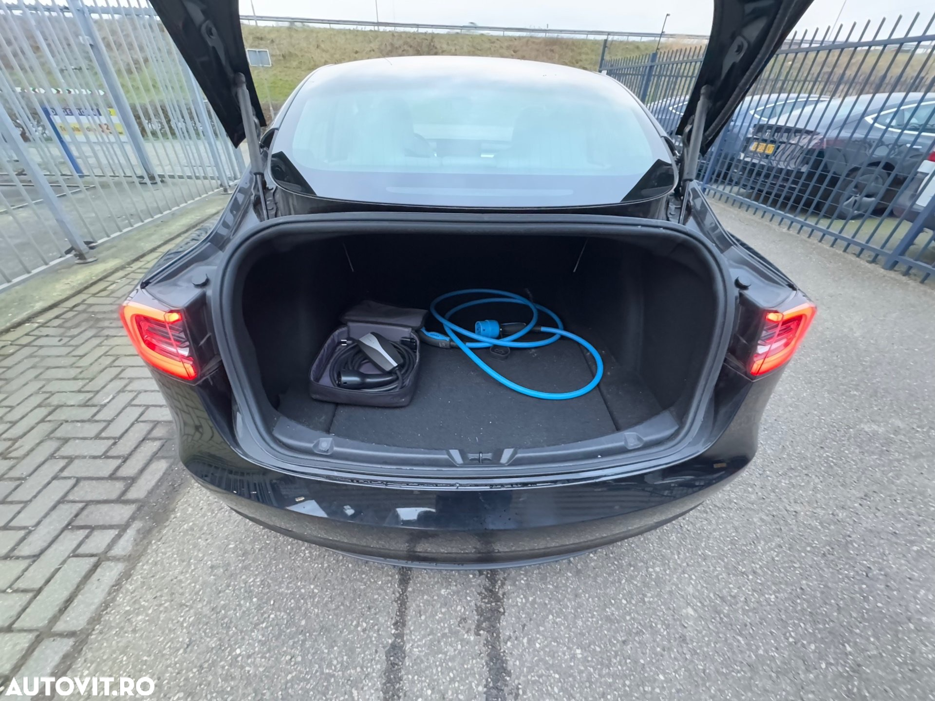 Tesla Model 3 Langstreckenbatterie Allradantrieb Dual Motor - 19