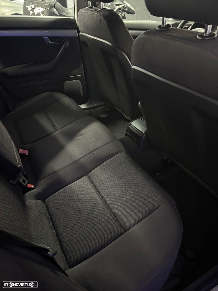Audi A4 2.0 TDI exclusive - 13