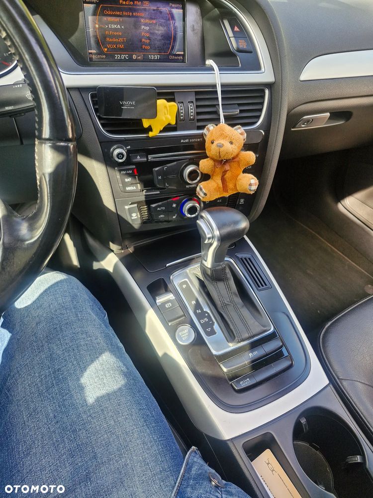 Audi A4 Limousine - 13
