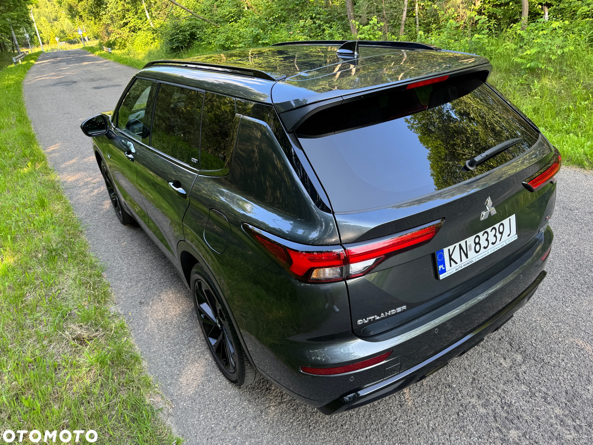 Mitsubishi Outlander 2.4 4WD Plug-In Hybrid - 12