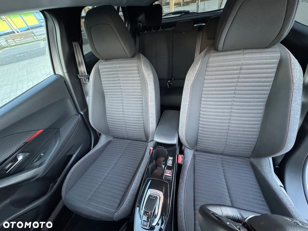 Peugeot 2008 PureTech 130 EAT8 Active - 17