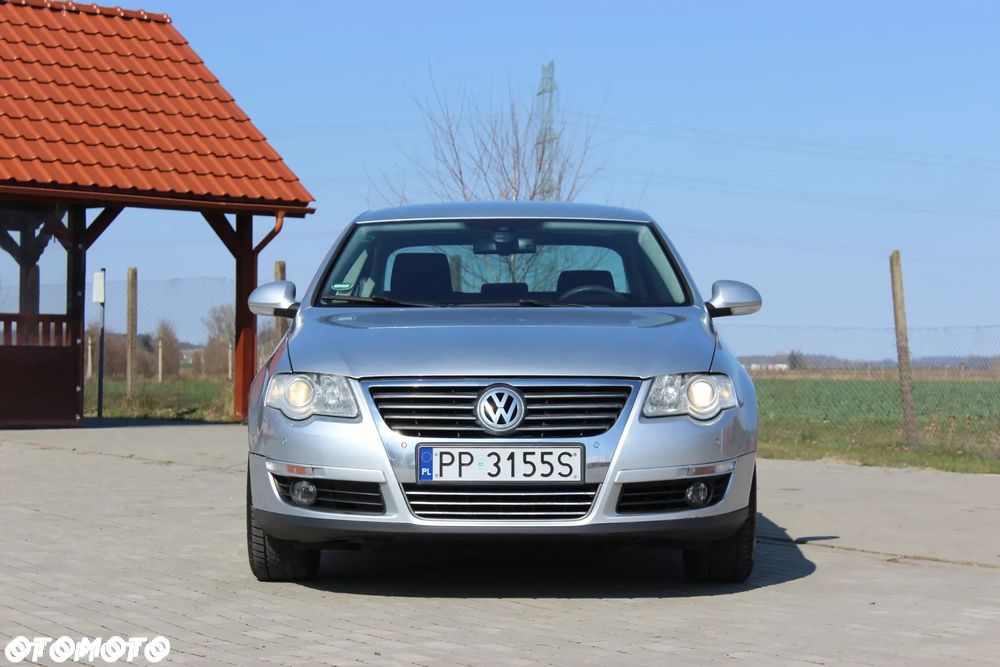 Volkswagen Passat 1.6 FSI Highline - 5