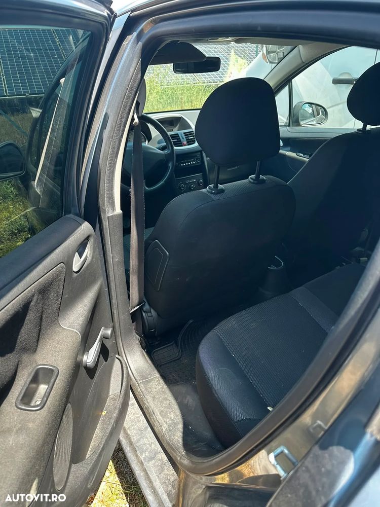 Peugeot 207 1.4HDI Trendy - 4