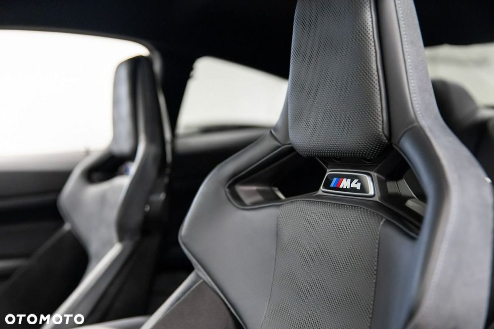 BMW M4 Competition M xDrive - 31