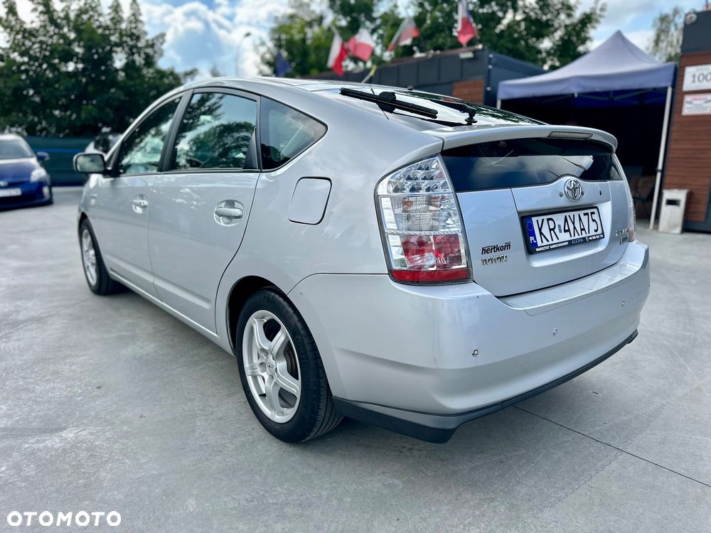 Toyota Prius 1.5 VVT-i Prestige - 3