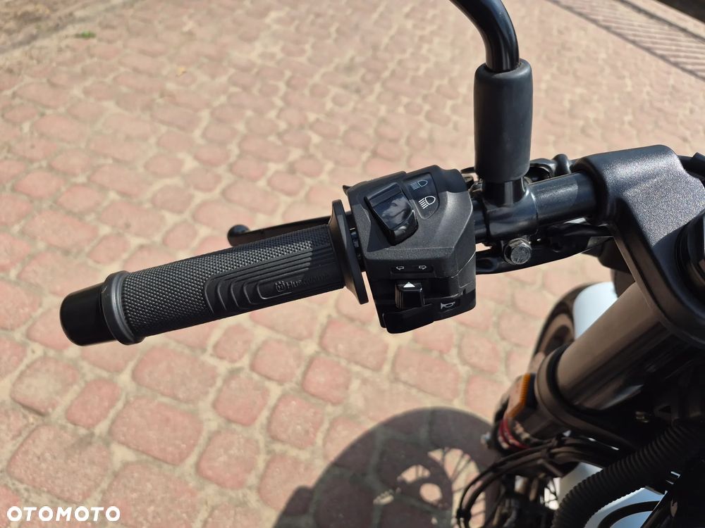Husqvarna Vitpilen - 14